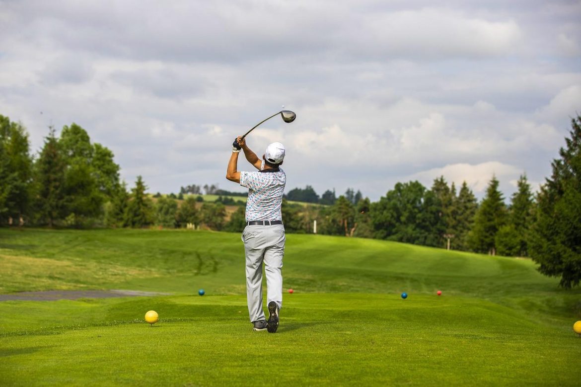 Backswing de golf : le guide complet en 5 étapes faciles