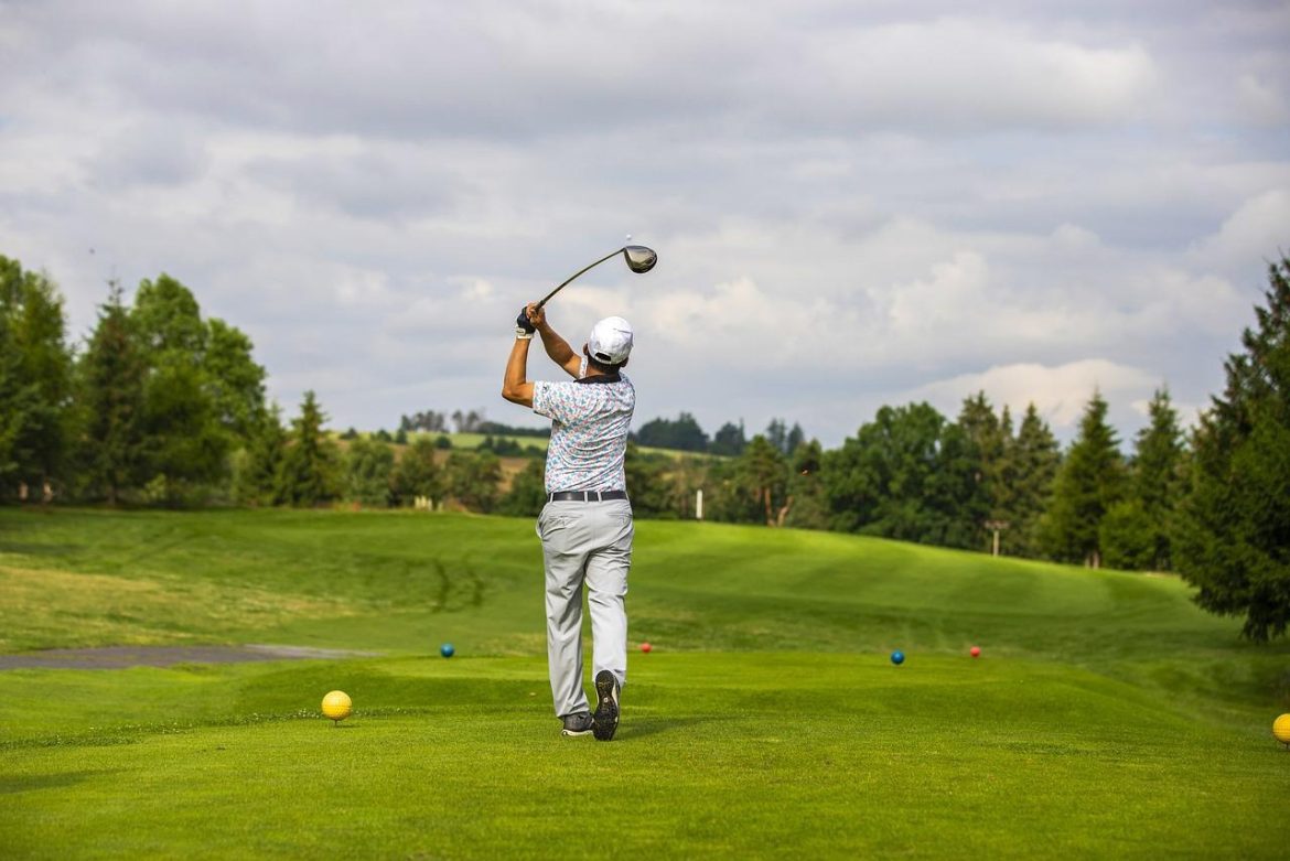 Backswing de golf : le guide complet en 5 étapes faciles